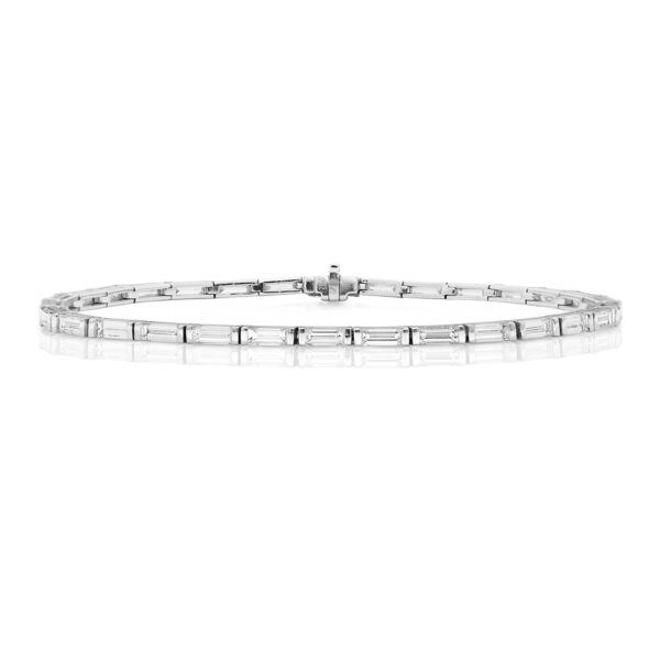 18 carat white gold diamond baguette bracelet