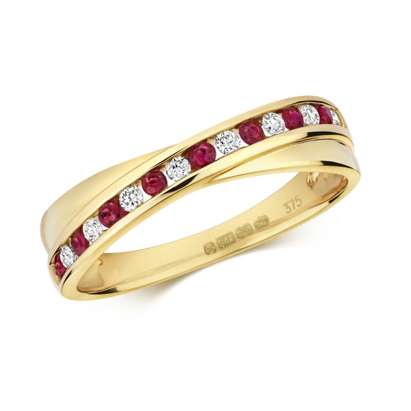 9 carat yellow gold ruby and diamond ring