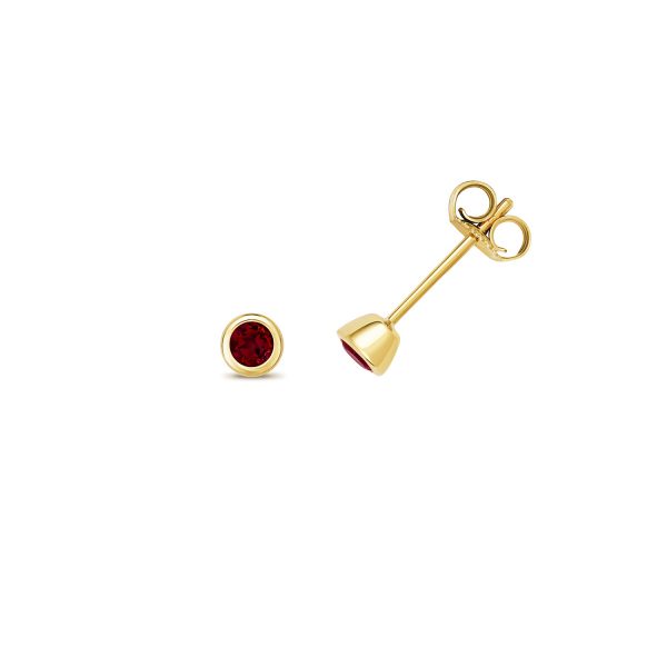 9 carat gold garnet stud earrings